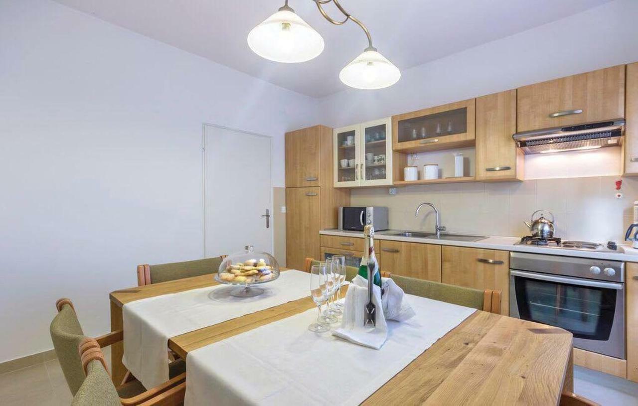 Apartman Eta Apartment Pula Exterior foto