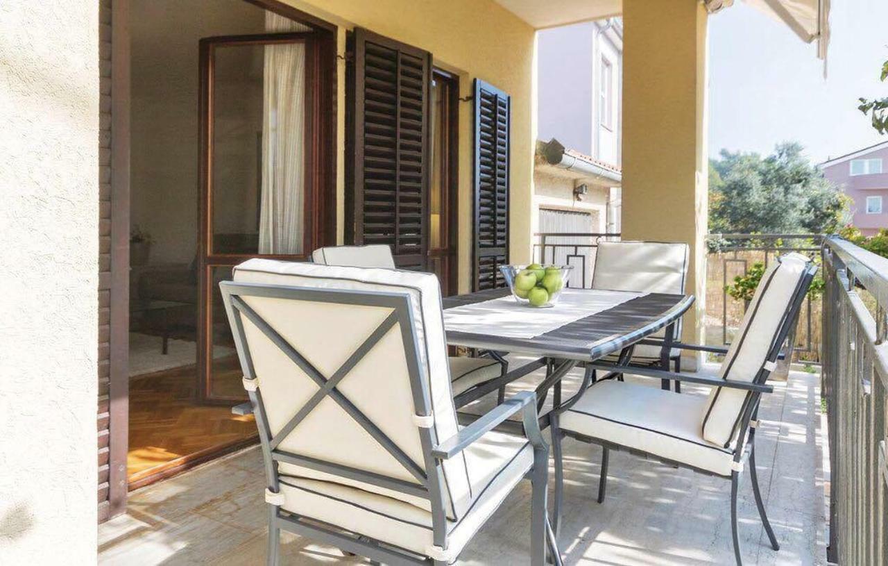 Apartman Eta Apartment Pula Exterior foto