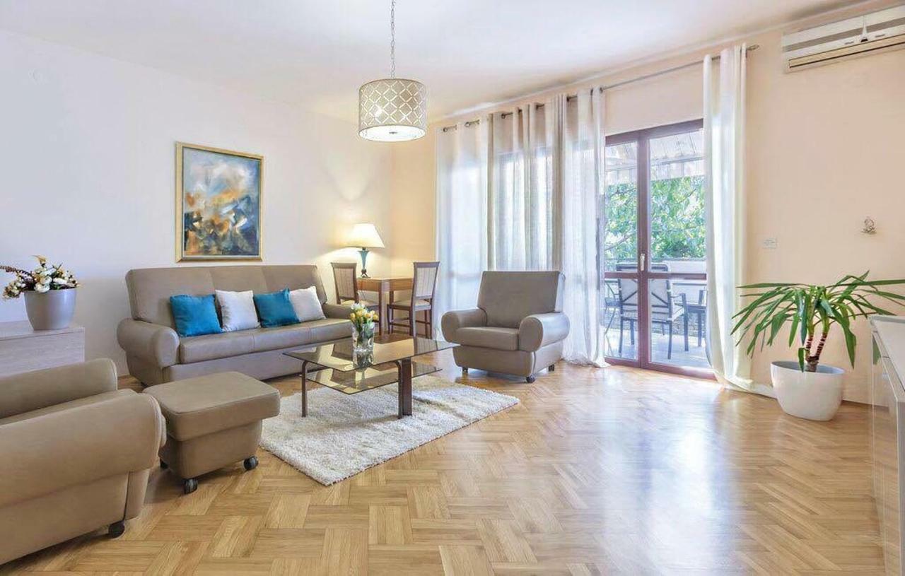 Apartman Eta Apartment Pula Exterior foto